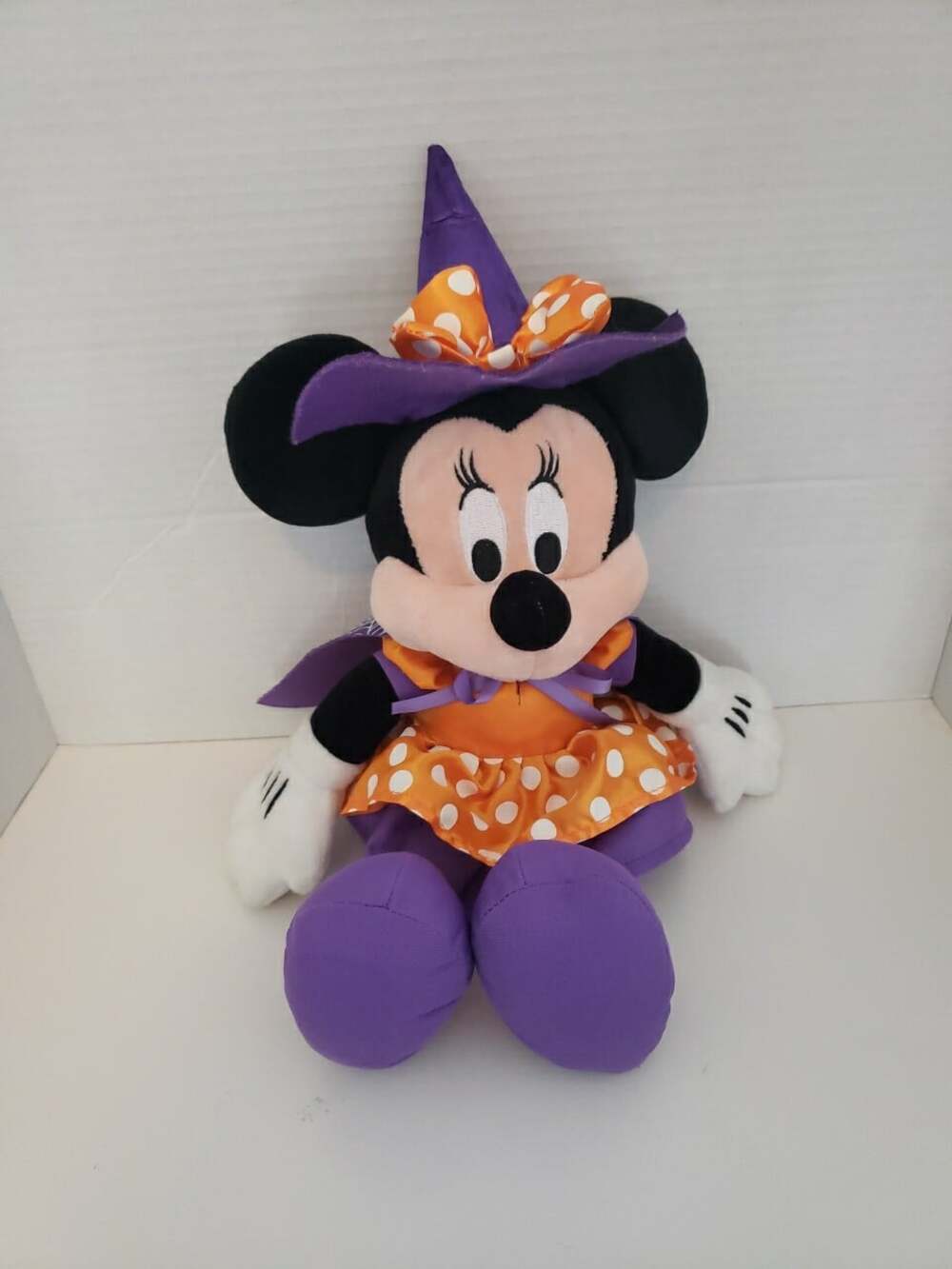Halloween Minnie Mouse Plush Disney Hallmark Witch Costume Purple Orange EUC